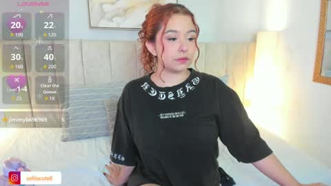 Snapshot of atena_cuteee chatting on 10.07.25 sofia online show from 10.07.25