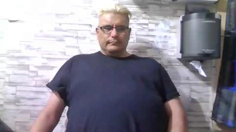 Snapshot of atr2424 chatting on 02.11.25 A online show from 02.11.25