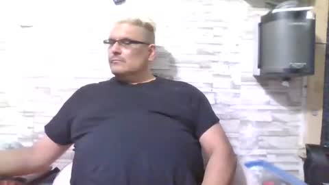 Snapshot of atr2424 chatting on 03.05.25 A online show from 03.05.25