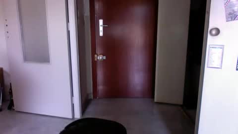 Snapshot of auguste061400 chatting on 10.29.25 auguste061400 online show from 10.29.25