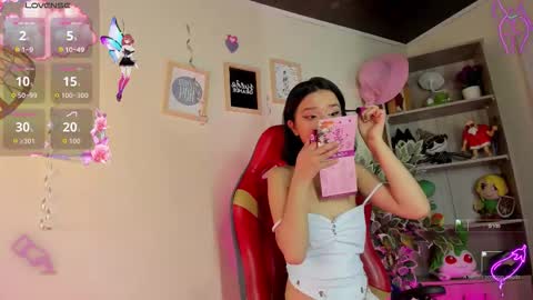 Snapshot of aura_rouss chatting on 09.26.25 aura_rouss online show from 09.26.25