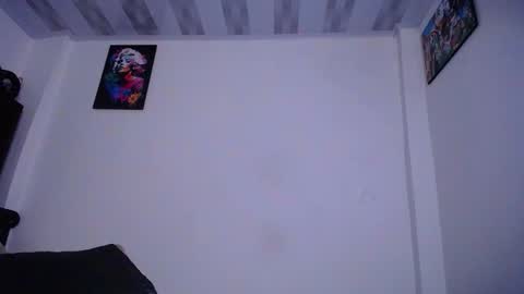 Snapshot of aura_sweetiee chatting on 10.30.25 aura online show from 10.30.25