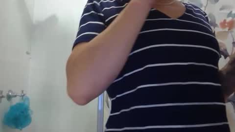 Snapshot of aussielovingxxx chatting on 01.12.25 Milf4u online show from 01.12.25