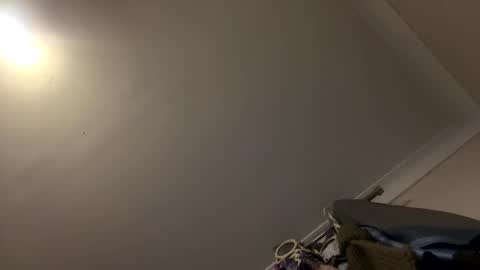 Snapshot of aussielovingxxx chatting on 10.12.25 Milf4u online show from 10.12.25