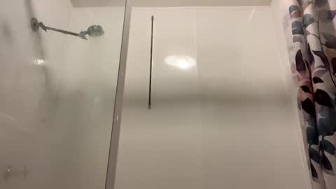 Snapshot of aussielovingxxx chatting on 11.04.25 Milf4u online show from 11.04.25