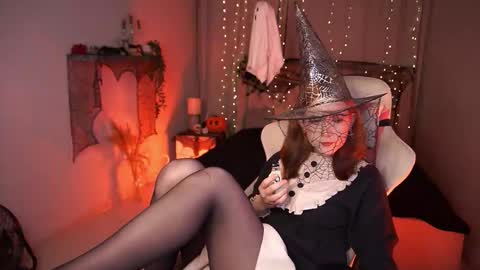  Ava  online show from 10.21.25