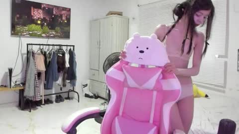 Snapshot of awa_katy chatting on 02.11.25 katy online show from 02.11.25