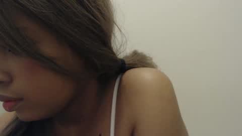 Snapshot of awkwardjasminee chatting on 09.25.25 Jasminee online show from 09.25.25