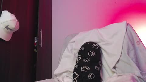 Snapshot of axel_7070 chatting on 10.23.25 Independiente Model online show from 10.23.25