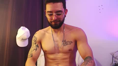 Snapshot of axel_7070 chatting on 11.05.25 Independiente Model online show from 11.05.25