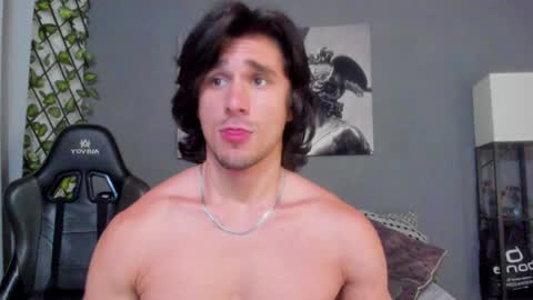 Snapshot of axel_owen chatting on 12.23.24 Axel online show from 12.23.24