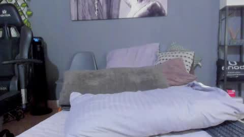 Snapshot of axel_owen chatting on 01.07.25 Axel online show from 01.07.25