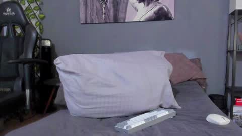 Snapshot of axel_owen chatting on 01.16.25 Axel online show from 01.16.25