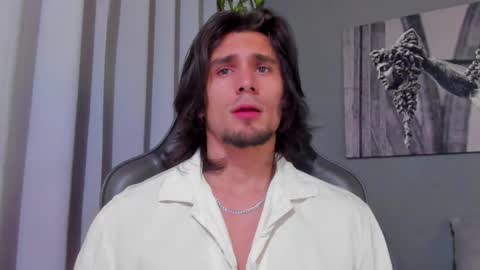 Snapshot of axel_owen chatting on 03.02.25 Axel online show from 03.02.25