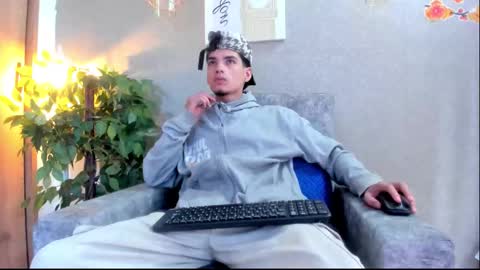 Snapshot of axel_wiliams chatting on 10.08.25 axel  online show from 10.08.25