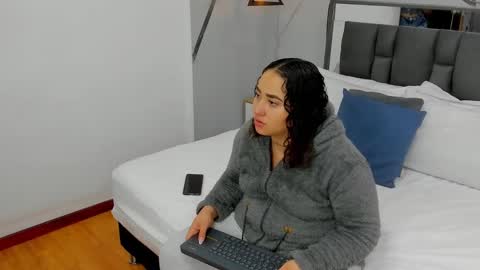 Ayla online show from 01.06.25