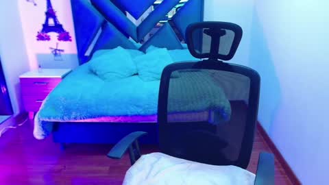 Snapshot of aylin_diazz chatting on 12.13.24 Aylin online show from 12.13.24