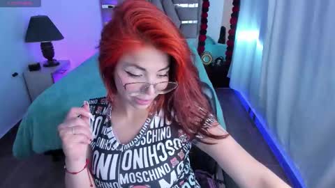 Snapshot of aylin_diazz chatting on 11.14.25 Aylin online show from 11.14.25