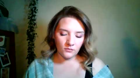 Snapshot of ayrix chatting on 09.19.25 ayrix online show from 09.19.25