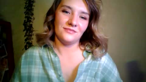 Snapshot of ayrix chatting on 10.18.25 ayrix online show from 10.18.25