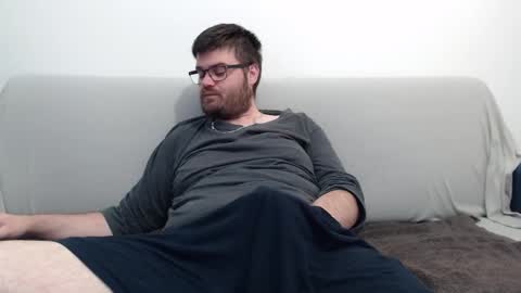 Snapshot of azer912 chatting on 10.11.25 Azer online show from 10.11.25