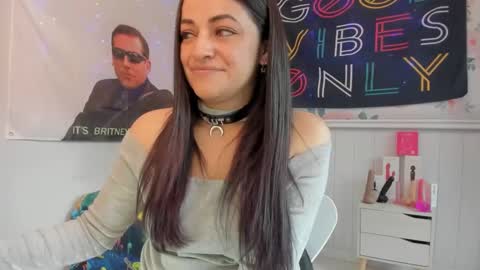 Azucena R online show from 10.09.25