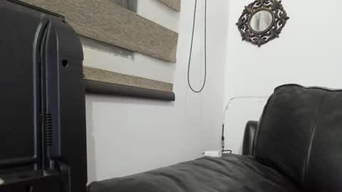 Snapshot of azulenna_05 chatting on 09.17.25 lenna online show from 09.17.25