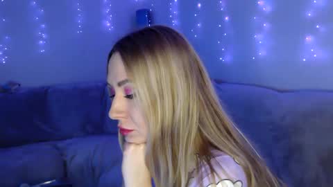 Snapshot of baby_hottye chatting on 02.08.25 Diva x online show from 02.08.25