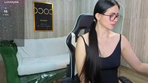 Bella online show from 10.14.25