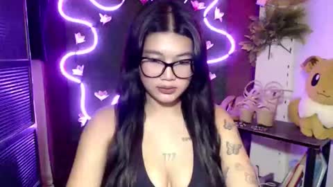 Snapshot of baby_san chatting on 11.06.25 mae online show from 11.06.25