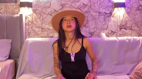 Snapshot of babycam7 chatting on 02.21.25 Babycam online show from 02.21.25