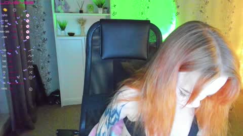 Snapshot of babyfoxyy chatting on 12.19.24 maddy online show from 12.19.24