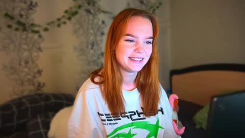 Snapshot of babyfoxyy chatting on 12.20.24 maddy online show from 12.20.24