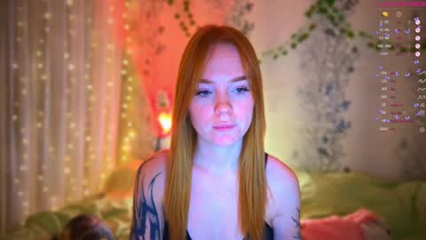 Snapshot of babyfoxyy chatting on 02.09.25 maddy online show from 02.09.25