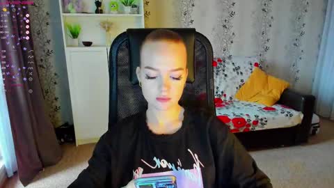 Snapshot of babyfoxyy chatting on 02.25.25 maddy online show from 02.25.25