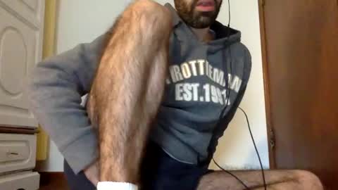 Snapshot of babyhardy chatting on 02.01.25 Tom A.    online show from 02.01.25