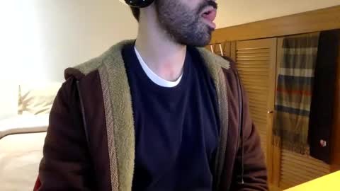 Snapshot of babyhardy chatting on 02.04.25 Tom A.    online show from 02.04.25