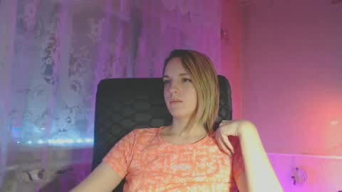 Snapshot of babymuro4ka chatting on 02.14.25 Sonya online show from 02.14.25