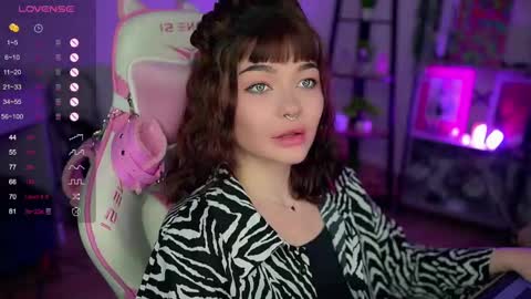 Snapshot of babyroxynill chatting on 02.01.25 Nika online show from 02.01.25