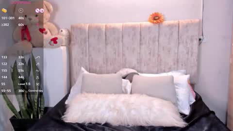 Snapshot of babysophiee chatting on 11.11.25 sophie online show from 11.11.25