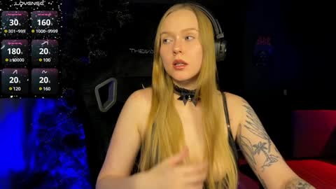 Snapshot of babyytonight chatting on 12.29.24 NEXT STREAM  1AM GMT3  Alice    online show from 12.29.24