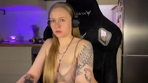 Snapshot of babyytonight chatting on 10.02.25 NEXT STREAM  1AM GMT3  Alice    online show from 10.02.25