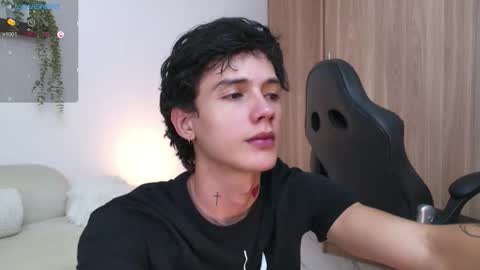 Snapshot of badboy_one chatting on 09.28.25 jhojan online show from 09.28.25