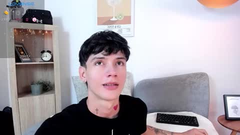 Snapshot of badboy_one chatting on 10.25.25 jhojan online show from 10.25.25