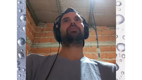 Snapshot of banana_argen_15 chatting on 12.24.24 Ezequiel online show from 12.24.24