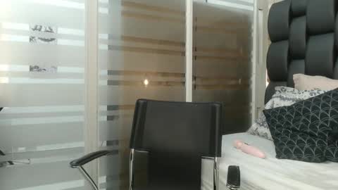 Snapshot of barbara_portman chatting on 12.24.24 Barbara online show from 12.24.24