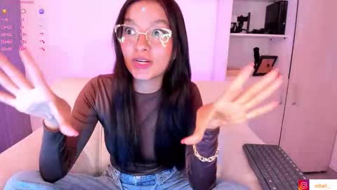 Snapshot of barbie_brunette3 chatting on 10.17.25 independet model online show from 10.17.25