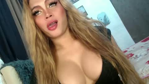 Snapshot of barbie_ivana chatting on 01.04.25 barbei online show from 01.04.25