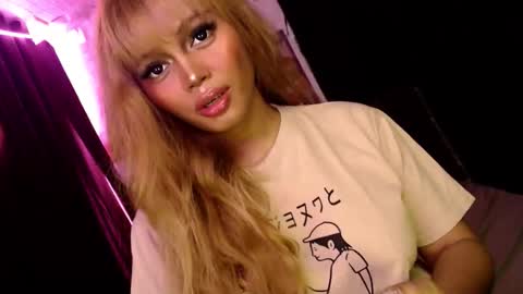 Snapshot of barbie_ivana chatting on 11.09.25 barbei online show from 11.09.25