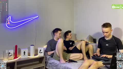 Snapshot of barney_kevin chatting on 03.07.25 Fansly  Barney  and Kevin T  online show from 03.07.25